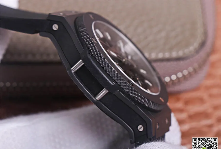Hublot Big Bang 301.QX.1724.RX V6 Factory 1:1 Best Edition Replica Watch Carbon Fiber Case